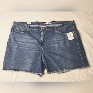Levi's Heritage Highrise Comfort Stretch Jean Shorts. Plus Sized 28W.